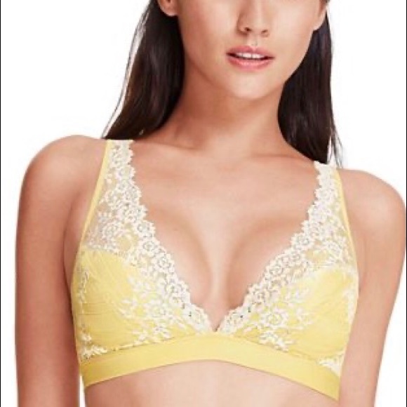 Wacoal Other - Wacoal Embrace Lace Wire Free Soft Cup Bra #852191